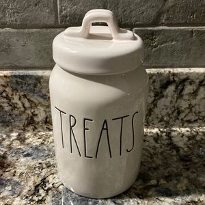 Rae Dunn Treats canister